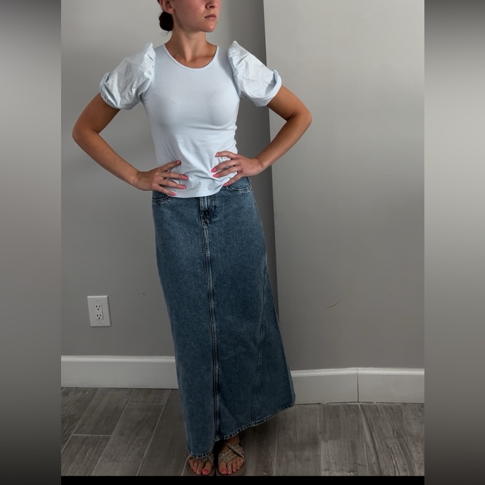 Beautiful ruffled sleeved top!